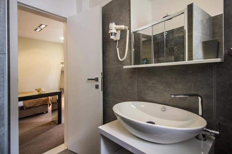 Central Luxury Rooms Omis Exterior photo